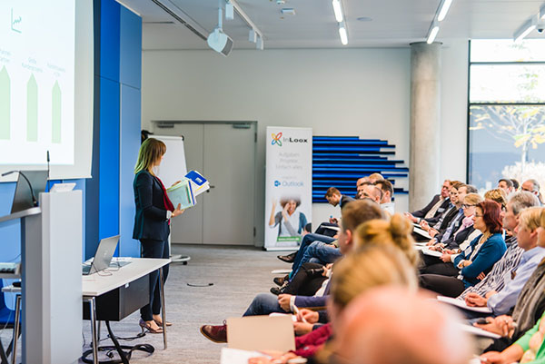 InLoox Insider Tag 2017: Vortrag "InLoox arbeitet mit InLoox - Wie sich die Marketing-Abteilung organisiert" von InLoox Marketing Managerin Carola Moresche