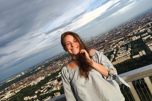 InLoox stellt sich vor: Annalena (Werkstudentin im Marketing)
